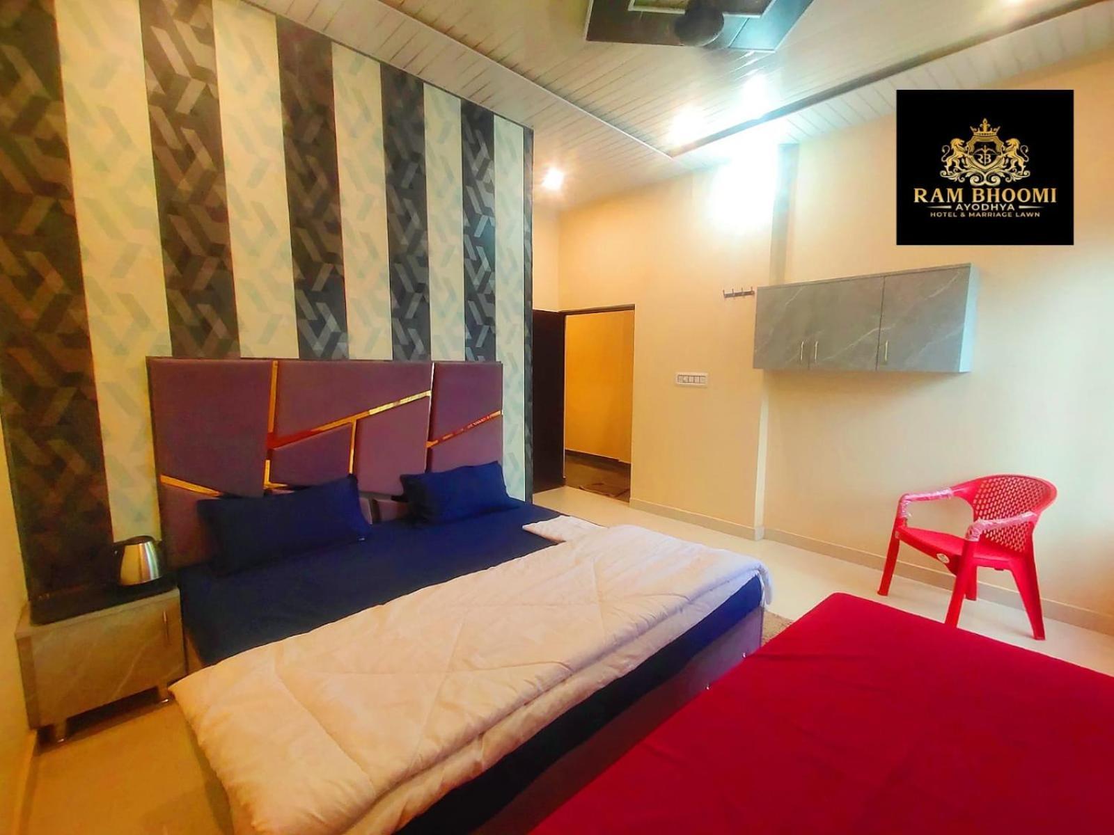 Hotel Rambhoomi Ayodhya Bagian luar foto