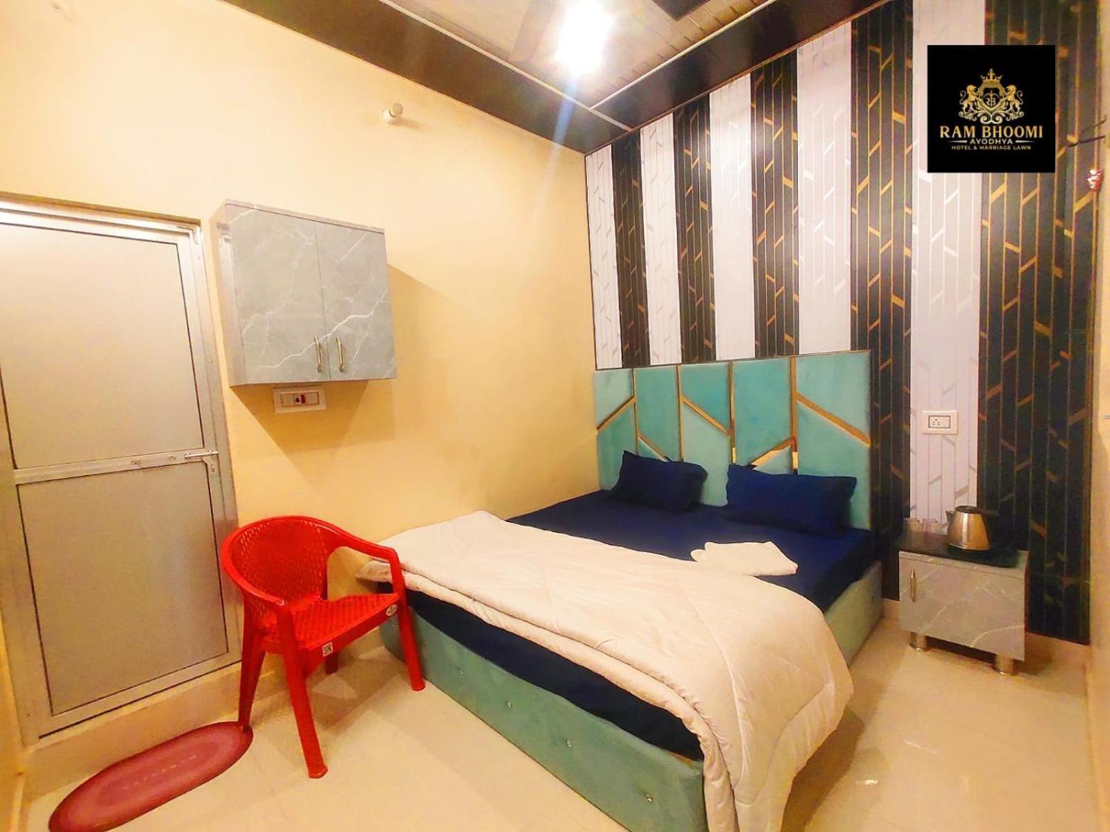 Hotel Rambhoomi Ayodhya Bagian luar foto